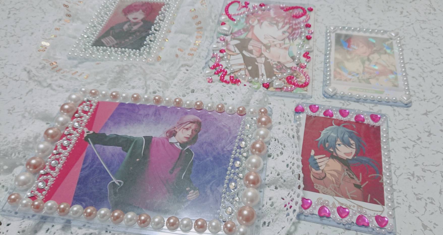 Decorated hard card cases