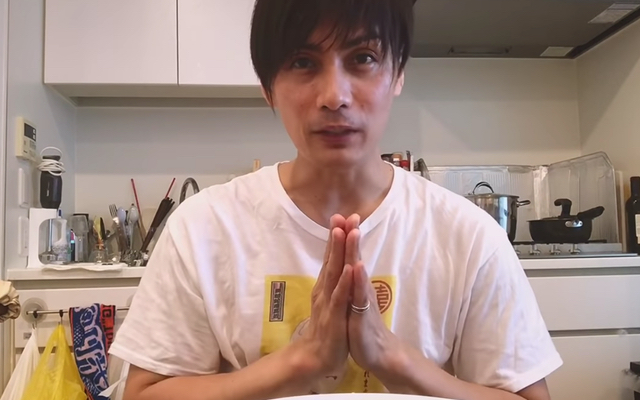 俳優・加藤和樹さんが“二郎系ラーメン”を自宅で手作り！スーパー飯テロ動画を公開