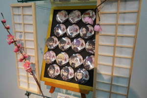 「刀剣乱舞-ONLINE-」×アニメイトカフェ　グッズ　「トレーディング缶バッジ」400円（税込）全17種