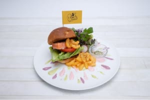 「ヒプノシスマイク2nd D.R.B コラボレーションカフェ」渋谷店限定メニュー・Fling Posse～ハンバーガー～