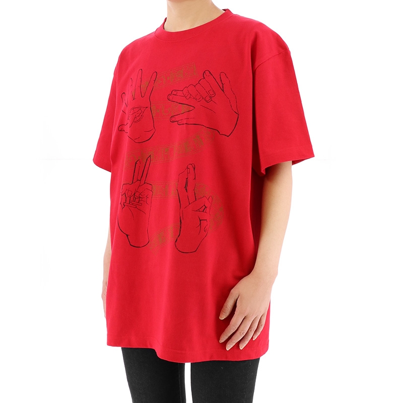 呪術廻戦 ハンドグラフィックTシャツ 赤ver 着用イメージ 斜め