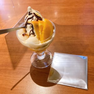 「呪術廻戦」×「極楽湯」虎杖悠仁のオレンジチョコパフェ＋ノベルティコースター