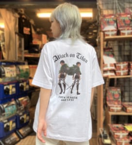 TVアニメ「進撃の巨人」公式ライセンスTシャツ　エレン・リヴァイTシャツ （ホワイト）