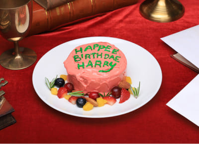「ハリー・ポッターカフェ」HAPPEE BIRTHDAE ケーキ