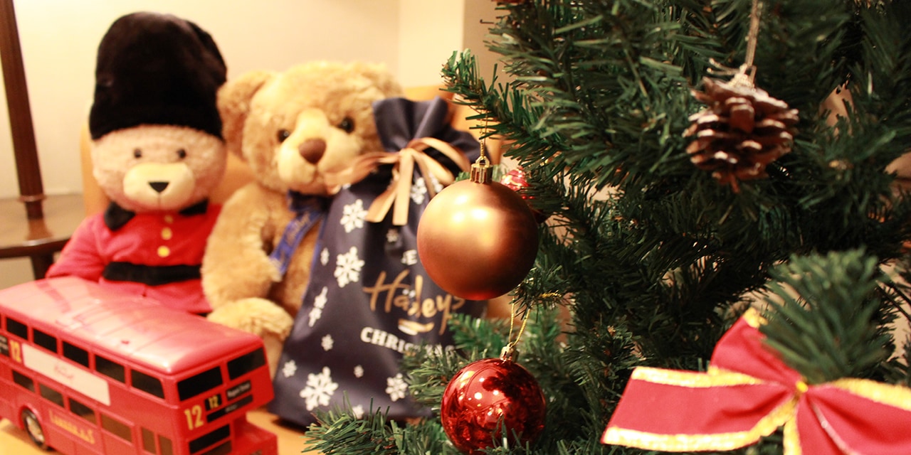 「Hamleys×東京プリンスホテル」クマのぬいぐるみがお出迎え！クリスマス限定宿泊プラン販売