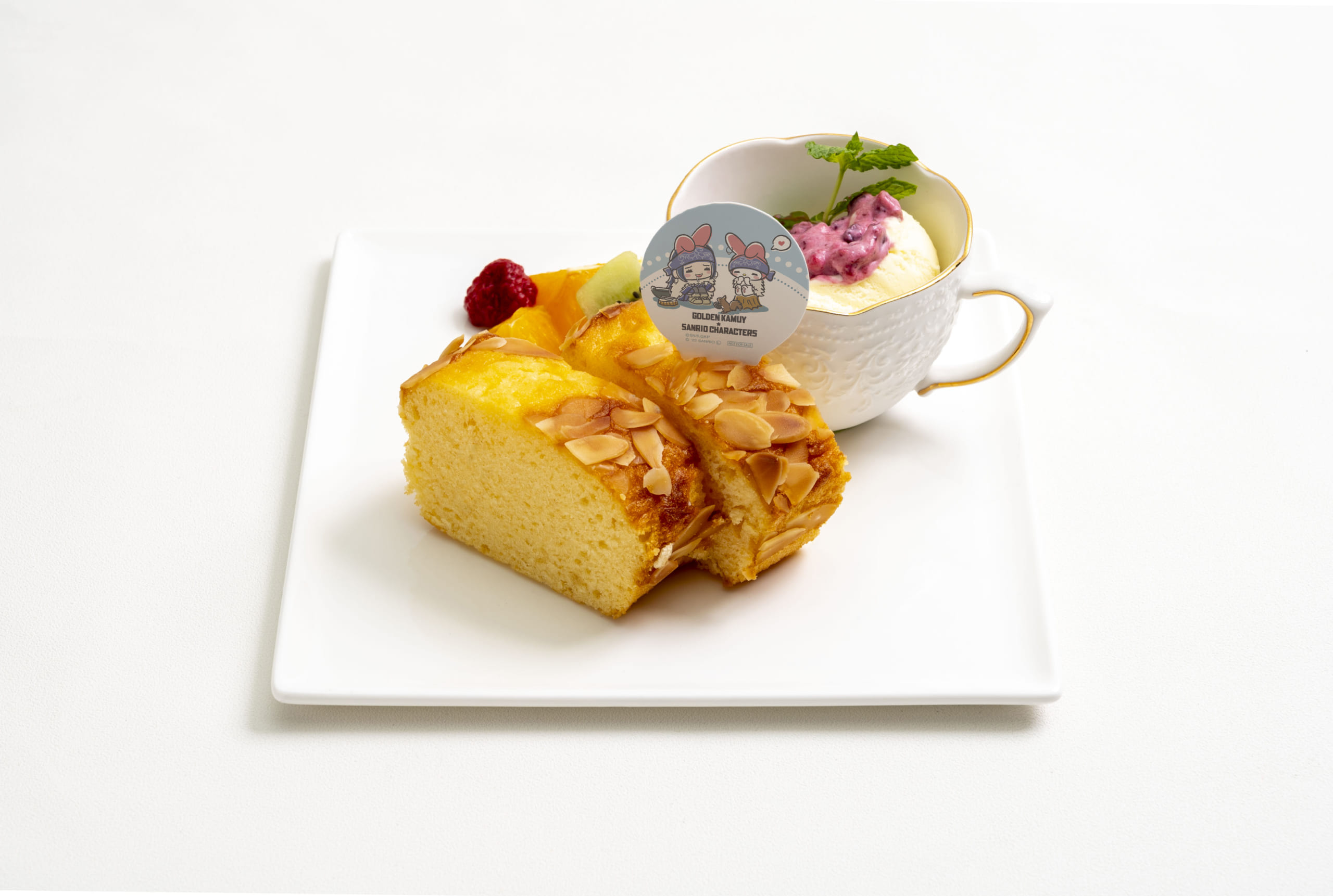 「ゴールデンカムイ×サンリオキャラクターズ」Chugai Grace Cafe フレップ(コケモモ)ソースのアーモンドパウンドケーキ