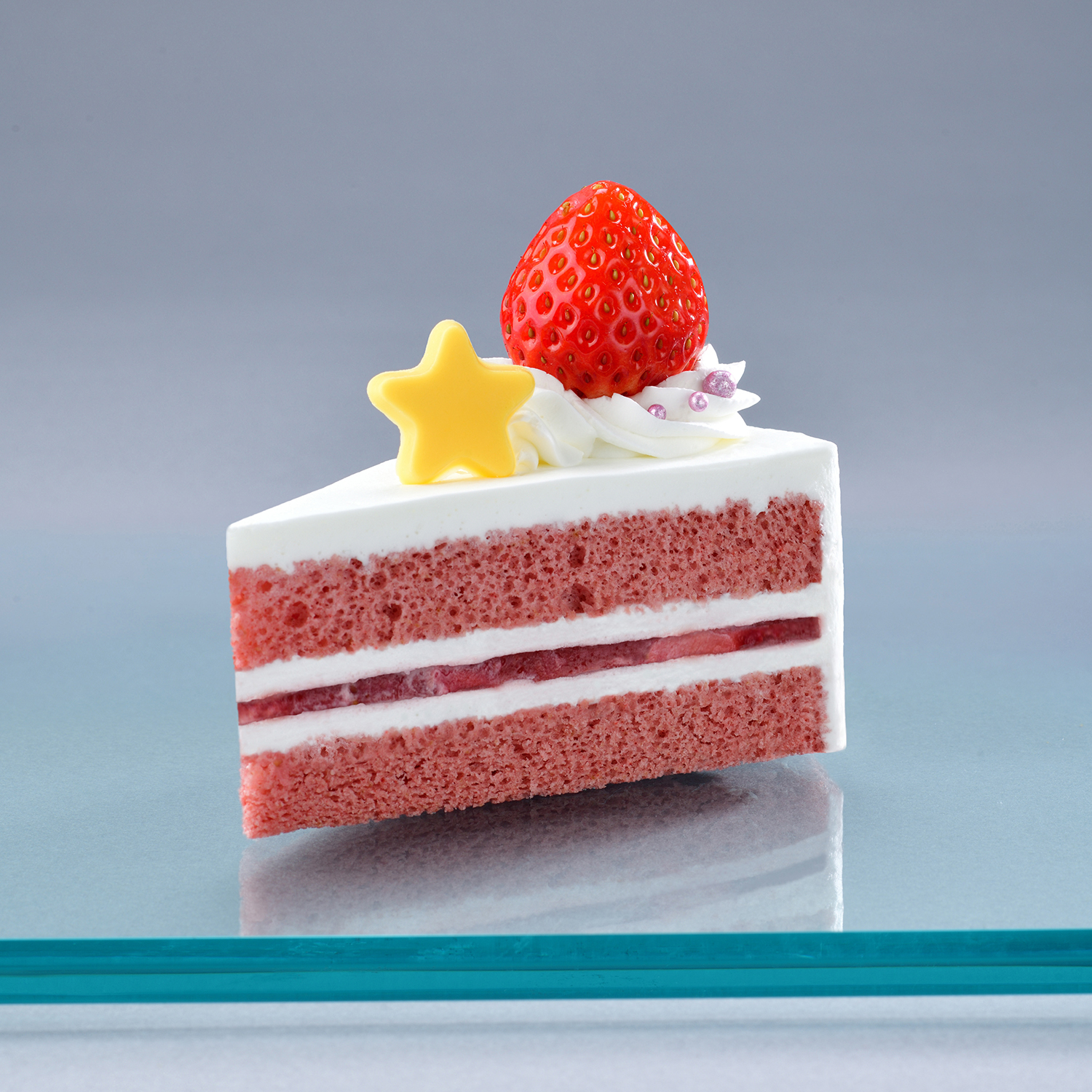 「カービィカフェ プチ」ピンク・ショートケーキ 〜カービィがいちごをのせました〜