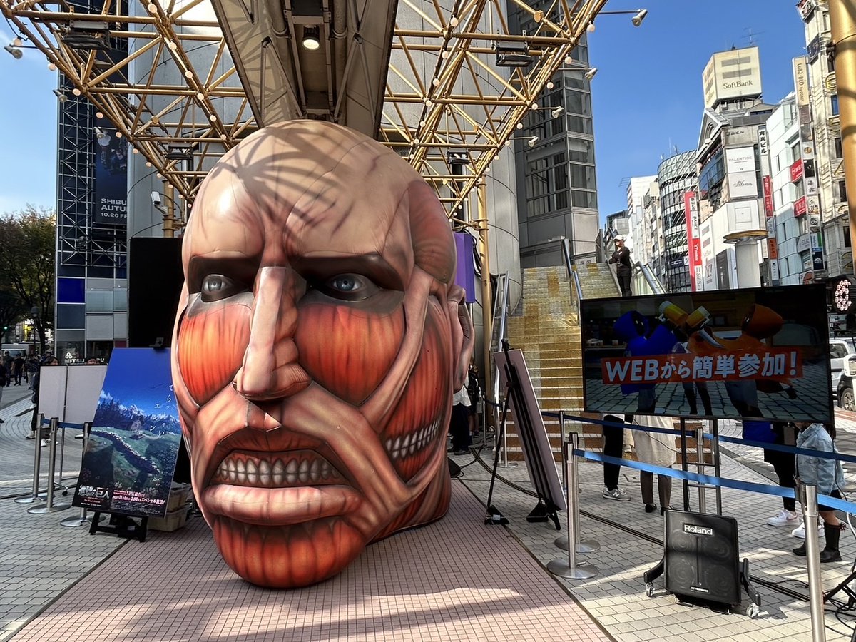 アニメ『進撃の巨人』渋谷109で2日間限定イベント開催！リアルすぎる超大型巨人ヘッドバルーン登場